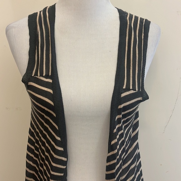 Pol Olive Green Tan Striped Long Sweater Vest Size Small - Picture 2 of 7